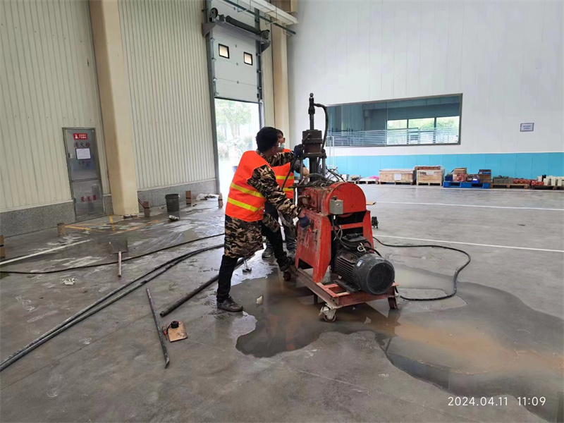 南关厂房地面下沉塌陷注浆加固施工